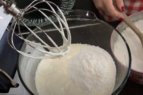 Сметанник без выпечки - пошаговый рецепт