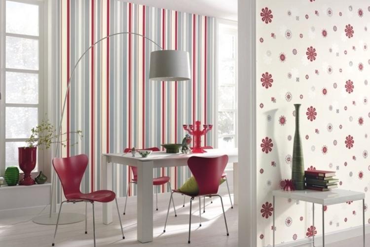 Комбинирование обоев в кухне-гостиной