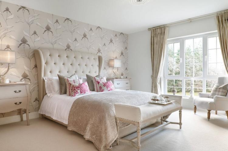 Сочетание фактур - Комбинирование обоев в спальне