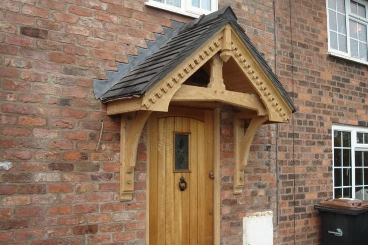 Козырек над крыльцом из дерева своими руками