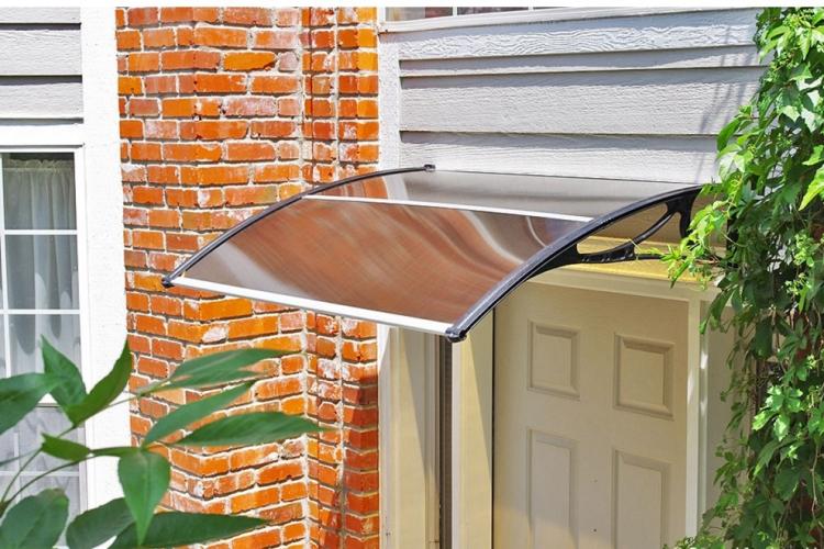 Козырек над крыльцом своими руками - фото-идеи