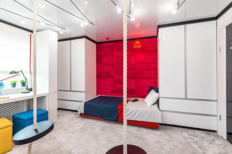 Красный цвет в интерьере детской комнаты - фото