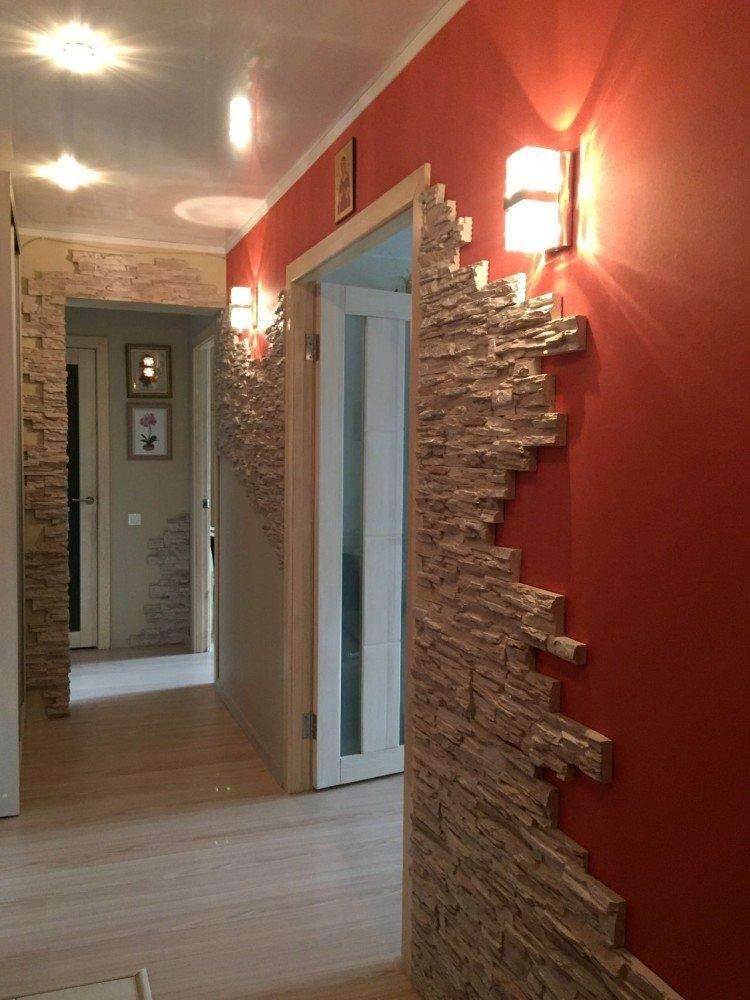 Красный цвет в интерьере прихожей и коридора - фото