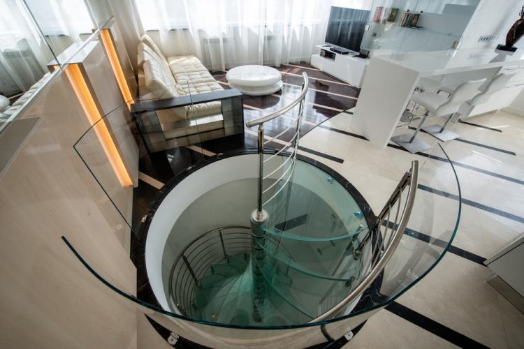 Стеклянные лестницы на второй этаж