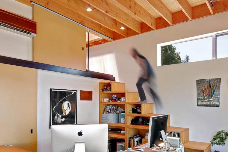 Лестница на второй этаж - фото реальных интерьеров