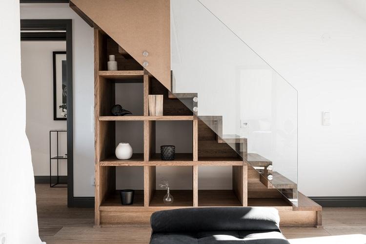 Лестница на второй этаж - фото реальных интерьеров