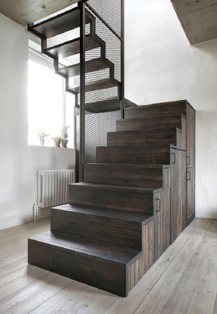 Лестница на второй этаж - фото реальных интерьеров