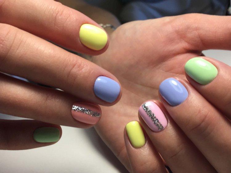 Летний маникюр 2020 на короткие ногти