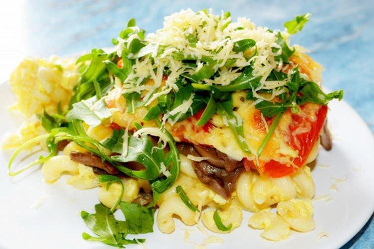 Макароны с сыром, грибами и рукколой - рецепты