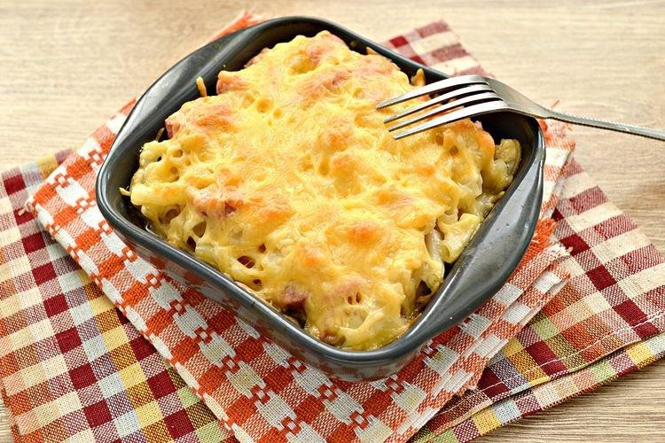 Макароны с сыром, мясом и томатами - рецепты