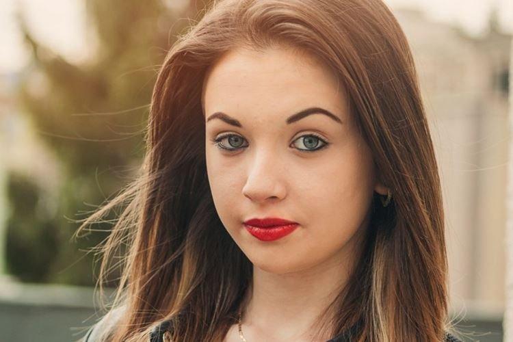 Графичный контур - Ошибки макияжа для голубых глаз