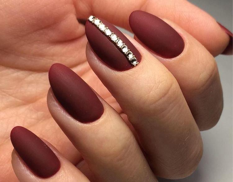 Модные цвета в маникюре 2020