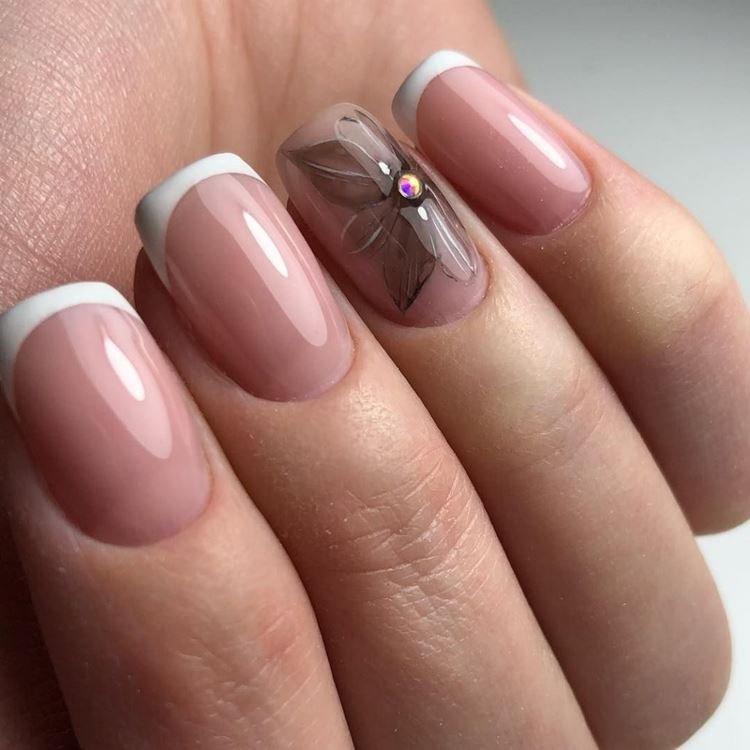 Модный маникюр френч 2020