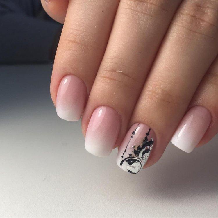 Френч 2020 с градиентом - фото маникюра