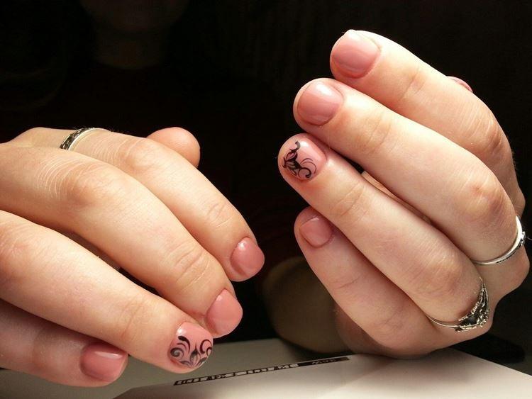 Маникюр на очень короткие ногти