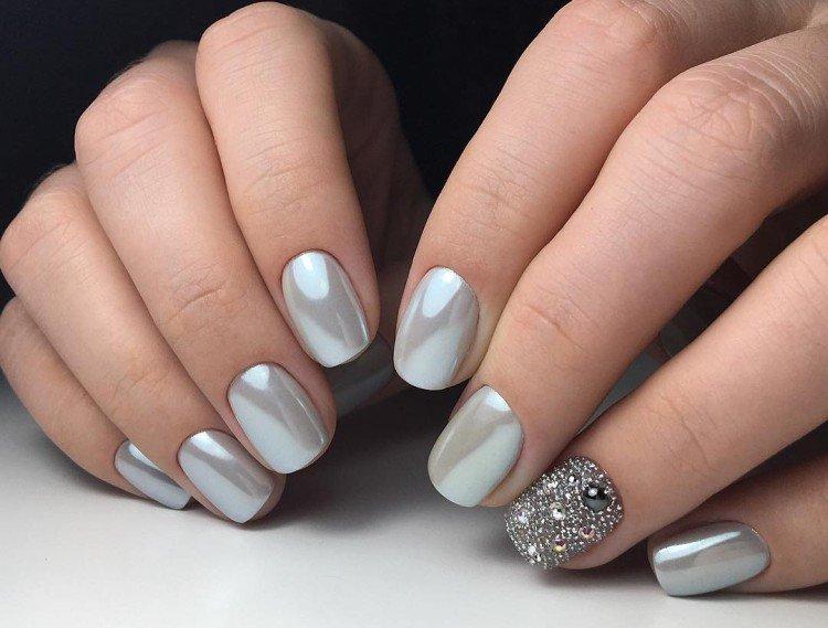 Маникюр с втиркой на Новый год 2021