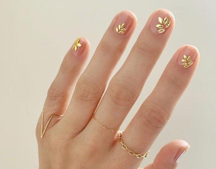 Прозрачное покрытие - Маникюр в школу на короткие ногти