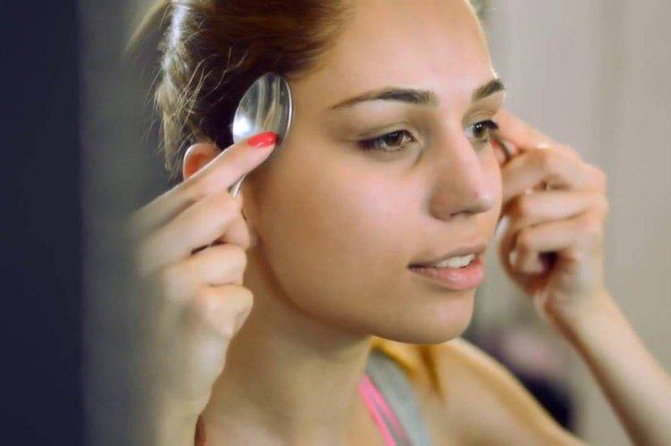 Массаж лица ложками