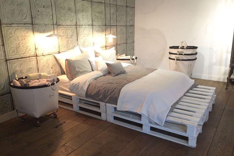 Кровать - Мебель из поддонов своими руками фото и идеи