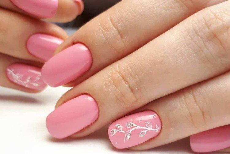 Розовый - Модные цвета маникюра 2020-2021