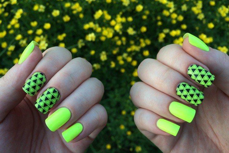 Лаймовый и оливковый оттенки - Модные цвета маникюра 2020-2021