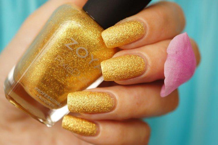 Золотой - Модные цвета маникюра 2020-2021