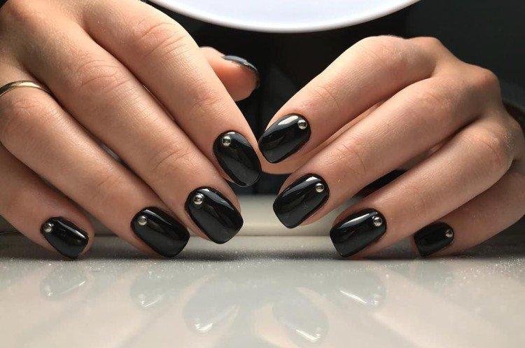 Черный - Модные цвета маникюра 2020-2021