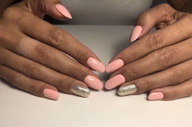 Персиковый нюд - Модные цвета маникюра 2020-2021