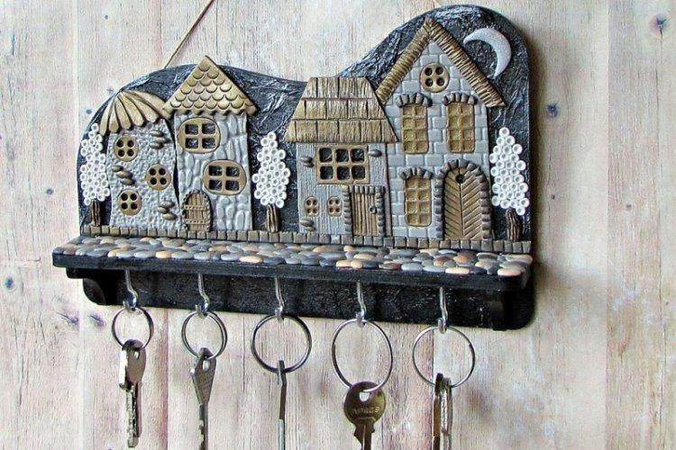 Настенная ключница для прихожей своими руками - фото