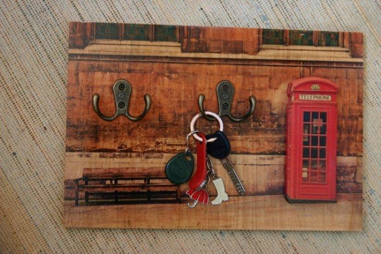 Настенная ключница для прихожей своими руками - фото