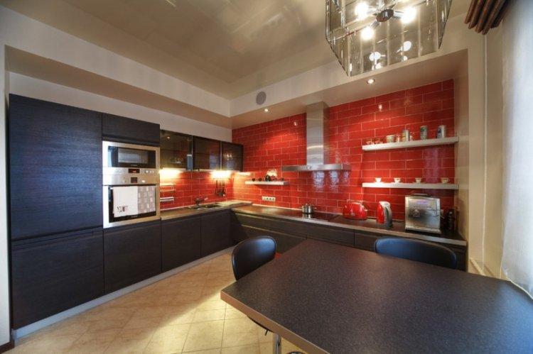 Двухуровневые натяжные потолки на кухне