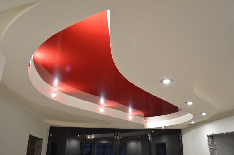 Натяжные потолки - фото