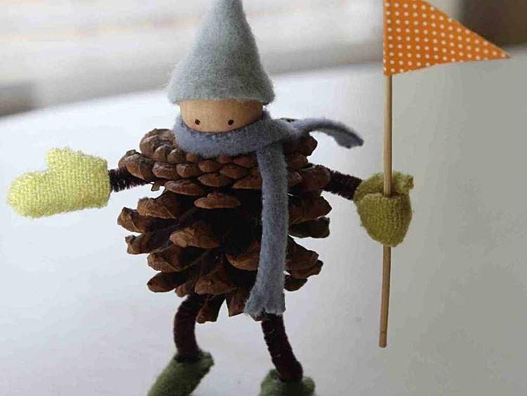 Новогодние поделки из шишек для детей - фото и идеи