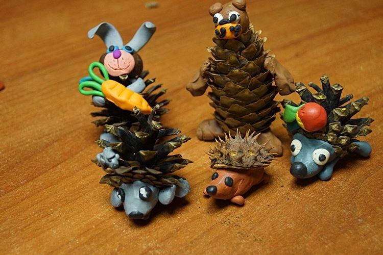 Новогодние поделки из шишек для детей - фото и идеи