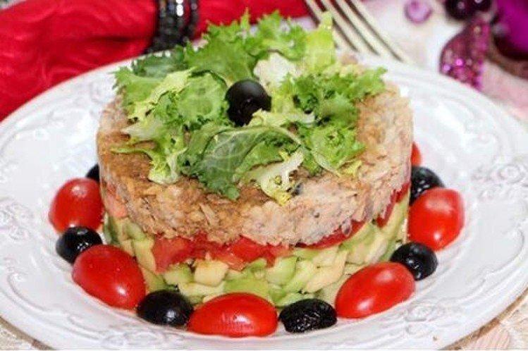 Салат с горбушей и авокадо - Новогодние салаты без майонеза рецепты