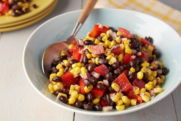 Острый салат с кукурузой - Новогодние салаты без майонеза рецепты