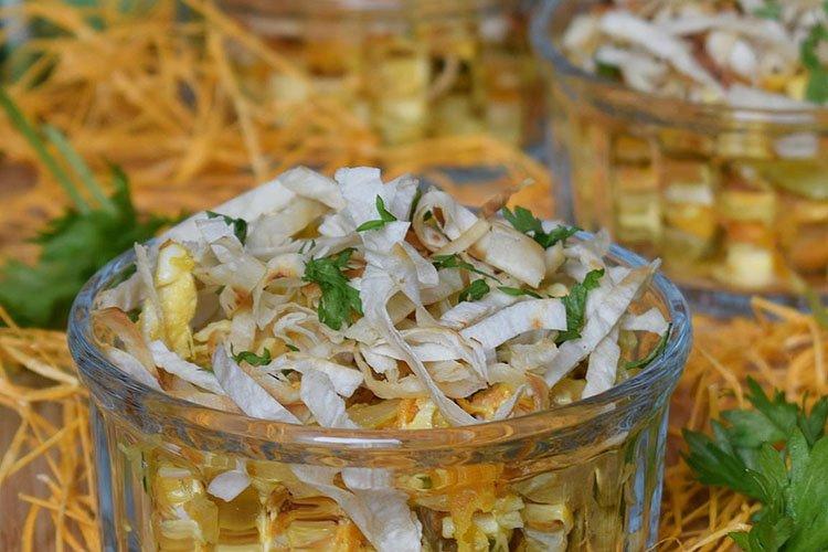 Новогодний мясной салат с тонким лавашем - рецепты