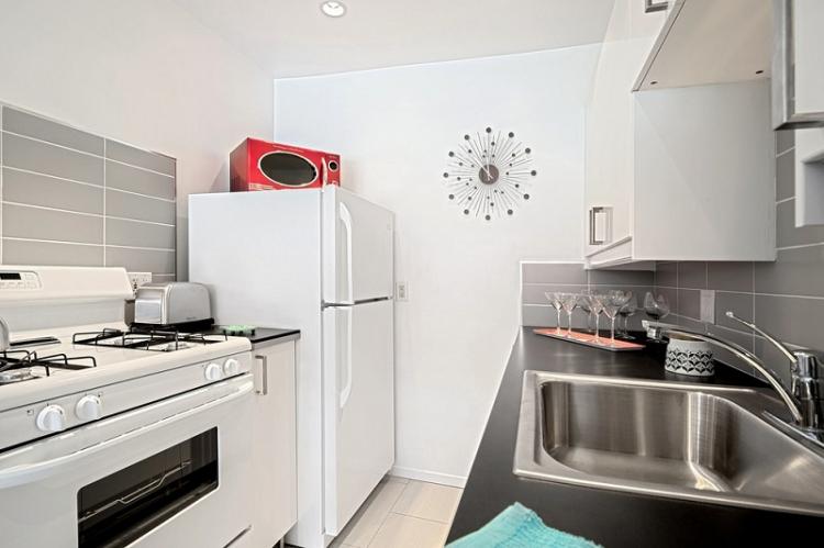 Белый - Цвет обоев для кухни