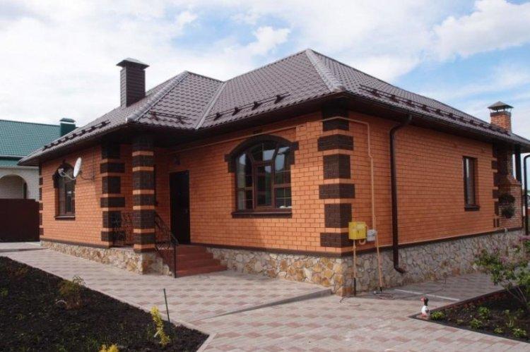 Одноэтажные дома из кирпича - проекты и фото