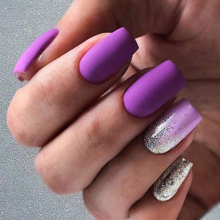 Омбре на ногтях с блестками - фото