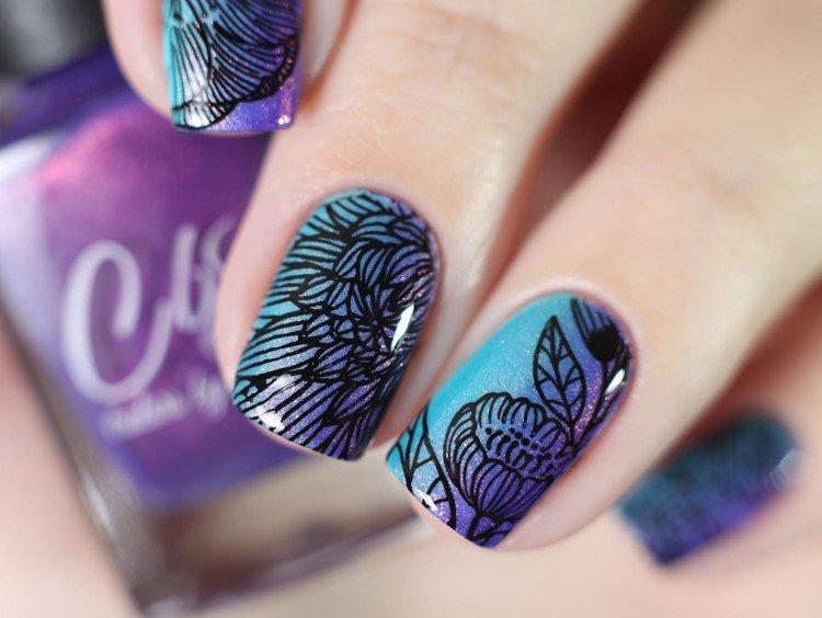 Омбре на ногтях со стемпингом - фото