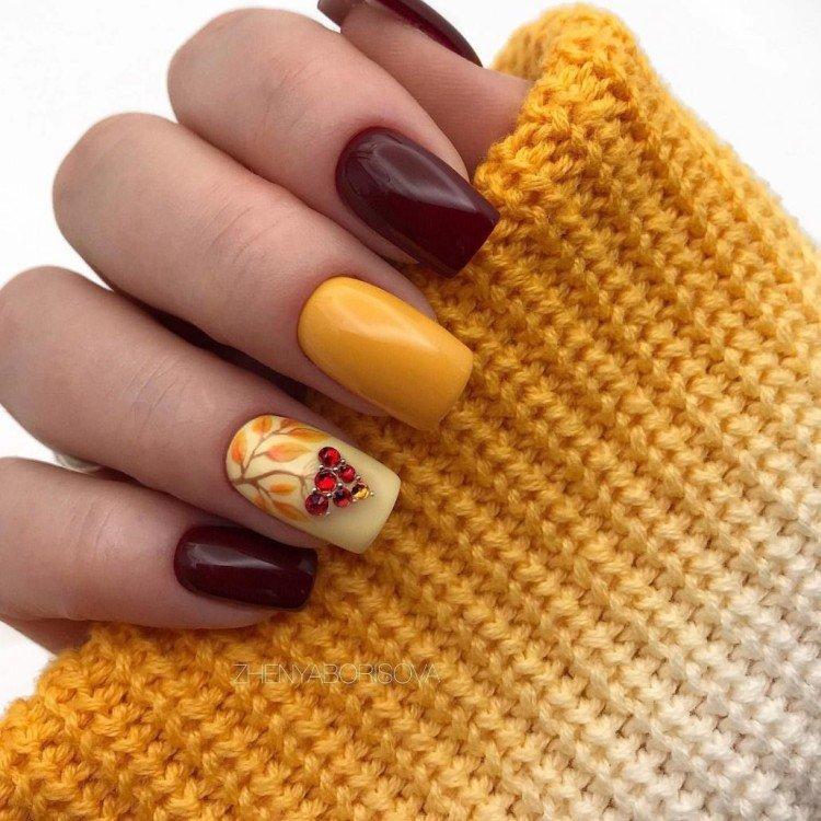 Разноцветный осенний маникюр 2020 - фото