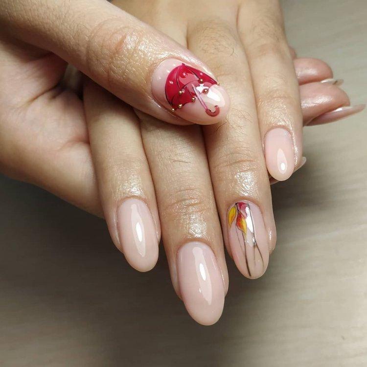 Осенний светлый маникюр 2020 - фото