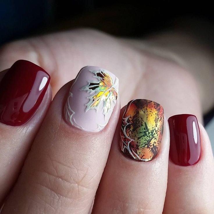 Осенний маникюр 2020 на короткие ногти - фото