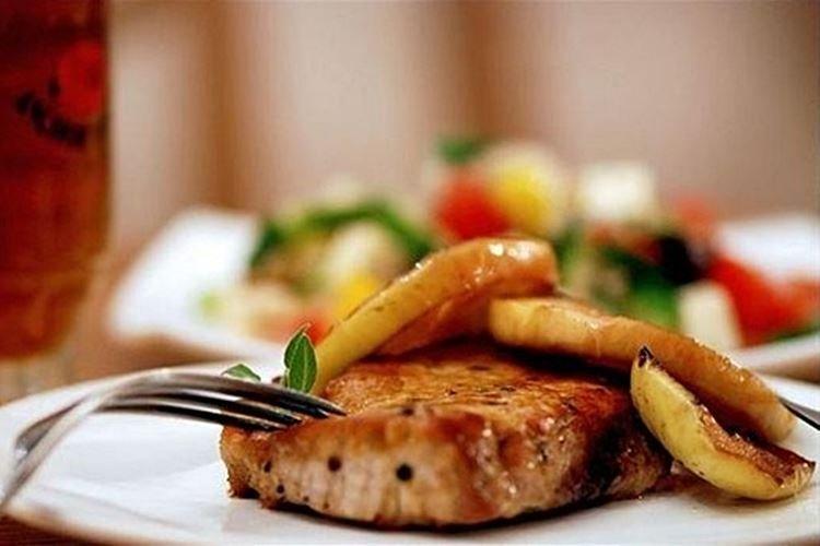 Отбивные из свинины с яблоками - рецепты