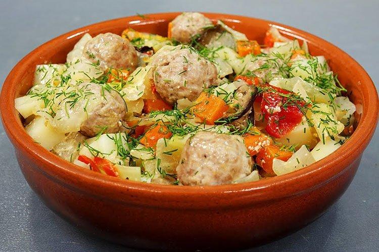 Овощное рагу с мясными шариками - рецепты