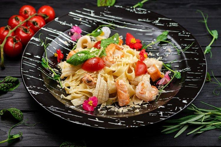 Паста с грибами и морепродуктами - рецепты