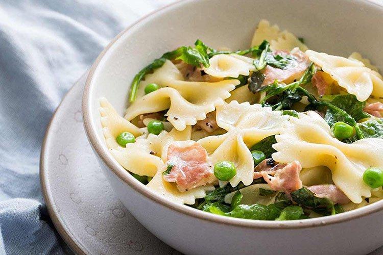 Паста с курицей в соево-медовом соусе - рецепты