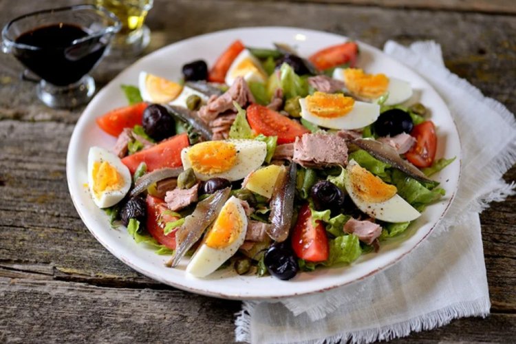 Нисуаз с анчоусами