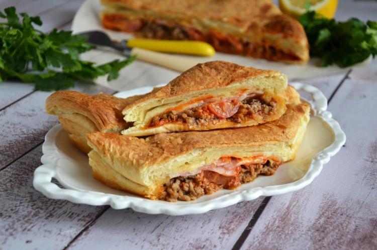 Пирог из слоеного теста: 15 вкусных рецептов приготовления